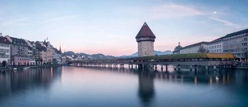 Lac Et Tour Suisse